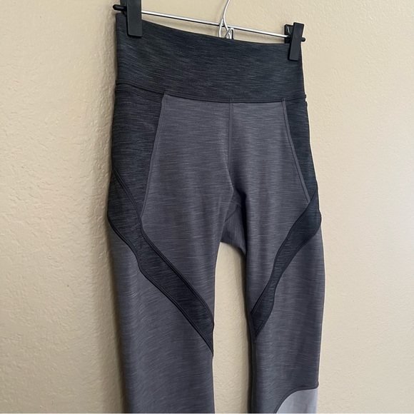 LuluLemon Gray Pant with Side Pockets- Size 6 - Picture 2 of 5